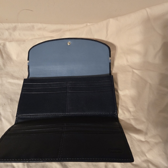 Coach Navy and Light Blue Signature Wallet - Picture 6 of 6